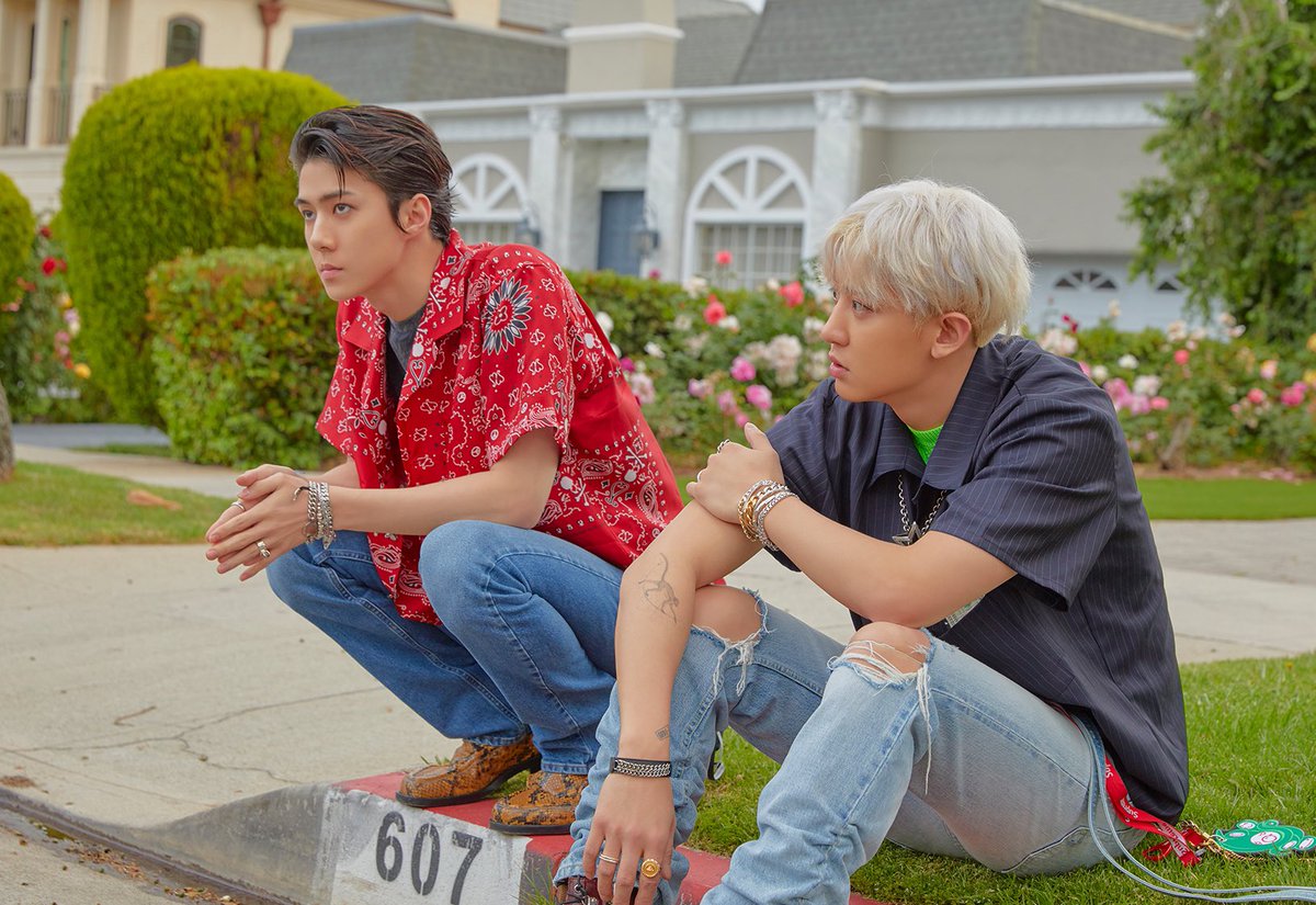 idolinred's tweet photo. exo ; sehun and chanyeol https://t.co/6ucRiUfxnC