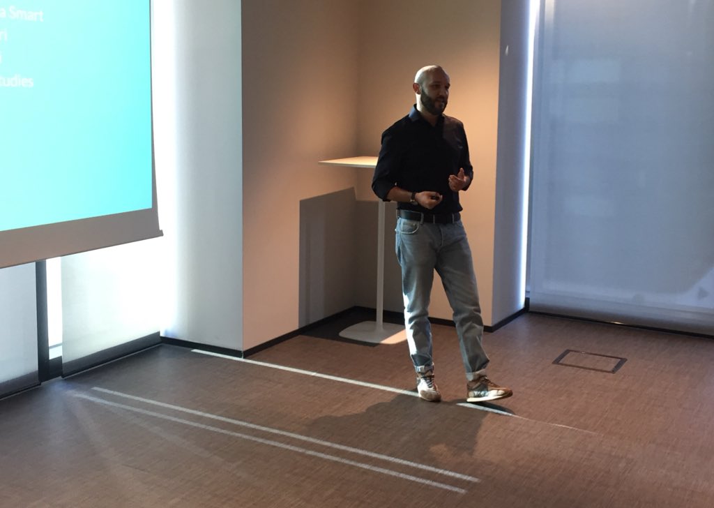 FintechDistrict's tweet photo. .@nicofurna ( @200crowd ) on stage speaking about the difference between #bigdata and #smartdata 

#talkingheadsFD #Fintech https://t.co/6onteE10BB