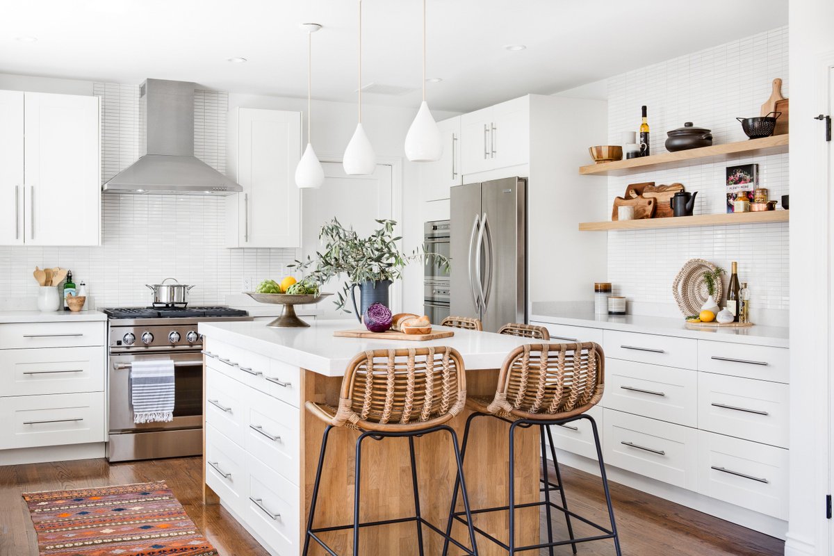 See how our designer completely remodeled a five-bedroom, Altadena, California, home into the perfect blend of global styles.

A California Home Gets a Major Mediterranean Overhaul: 
homepolish.com/mag/a-californ…