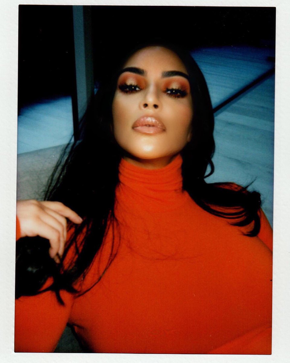 Sooo Fire Glam Session 🔥 🔥 🔥  @samvissermakeup I always play it pretty neutral but wanted to make a collection that I would have fun with and would wear when I want to look 🔥💥🔥  launching this Friday KKWBeauty.com