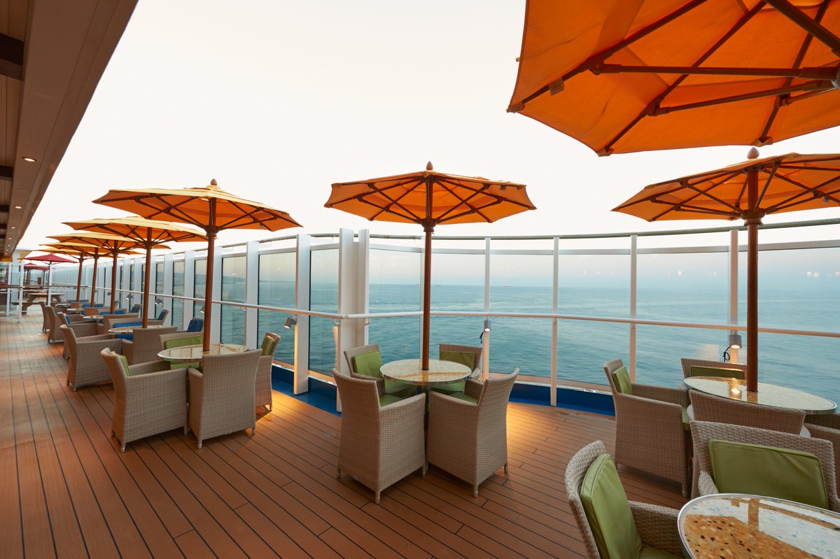 BecknerJordan's tweet photo. Combining beauty and durability, our Bridgewater, Augusta and Diamante Models feature: one piece poles with our proprietary #FiberTeak™ simulated wood finish in 3 colors; Fiberglass ribs perfect for windy locations; Double vented, marine grade acrylic canopies. @FiberBuiltUmb https://t.co/wBr4HpSZwT