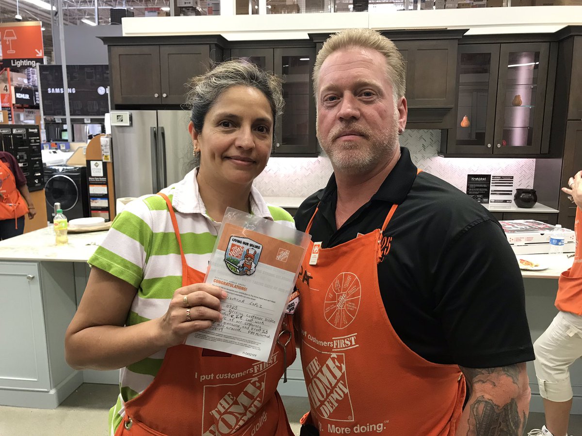 Pat06858216's tweet photo. Congrats Giavana for doing such an outstanding job last week with customer service and getting 11 measures and 8 leads . https://t.co/veibaW3Xdw