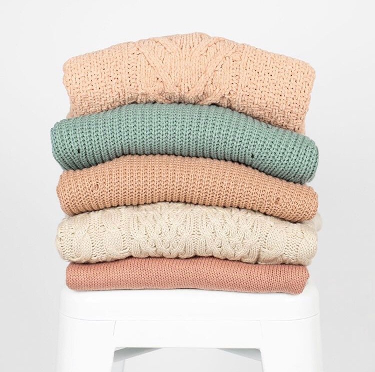RosebankMall's tweet photo. Winter Must Haves 🍂
- Styling sling leather bag from @poetrystores
- Pastel knits from Refinery
- @old_khaki statement scarves
- Everyday leather boots from @ALDOShoes_SA

#WinterPicks #LeatherBags #PastelPerfection #ScarfStyle #ShoeAddicts #ShopTheBest https://t.co/J6fmqW5Yp4