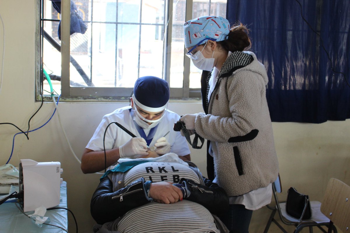 MCuracavi's tweet photo. Aunque es feriado seguimos desarrollando los operativos de salud en la escuela Valle de Puangue y liceo Pdte. Balmaceda #Odontología #ControlSano #Gratuito @uandes #UChile https://t.co/2qMMbyuk3F