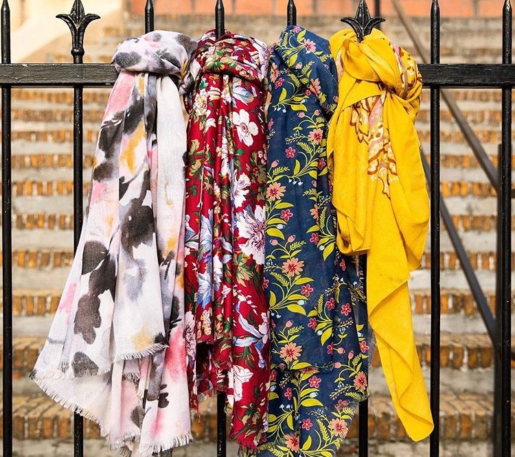 RosebankMall's tweet photo. Winter Must Haves 🍂
- Styling sling leather bag from @poetrystores
- Pastel knits from Refinery
- @old_khaki statement scarves
- Everyday leather boots from @ALDOShoes_SA

#WinterPicks #LeatherBags #PastelPerfection #ScarfStyle #ShoeAddicts #ShopTheBest https://t.co/J6fmqW5Yp4