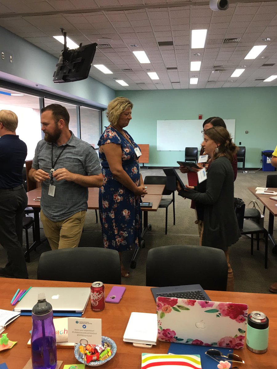 <a href="/SPPSLearnLead/">SPPS_LearningLead</a> engaging in community building using iPads and Schoology. Modeling building positive culture and personalized learning. <a href="/SPPS_News/">Saint Paul Public Schools</a> #CollaborativeWorkOneGoal