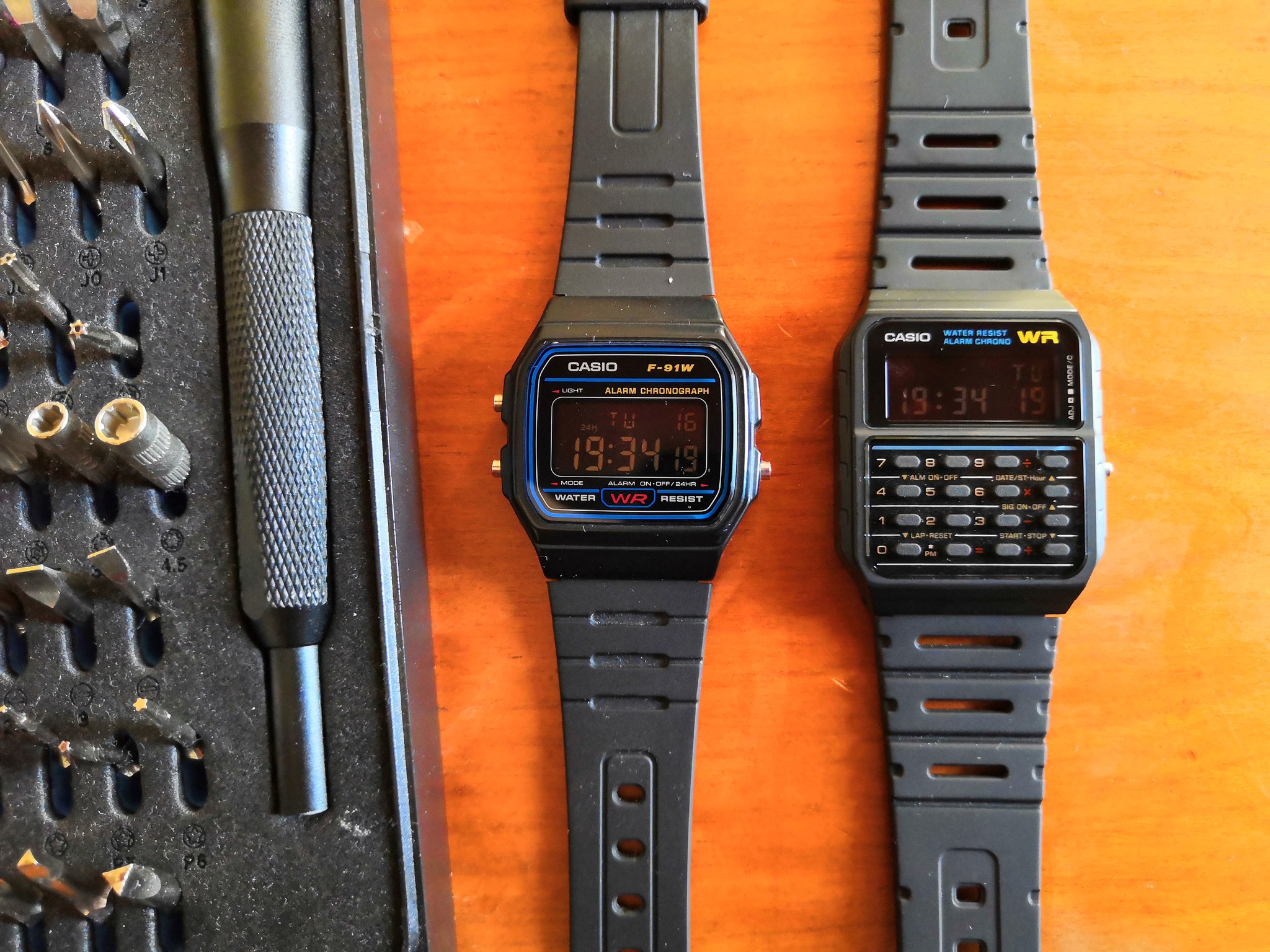 Jean Doe (Oyk=) on Twitter: "Modded my new Casio CA-53W watch today! (the one on the right) love inverted screen on Casio watches 😍 / Twitter