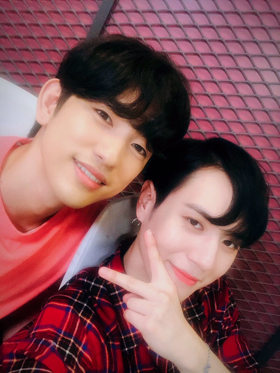 idolinred's tweet photo. got7 ; jinyoung and yugyeom https://t.co/loNeQ1hYQX