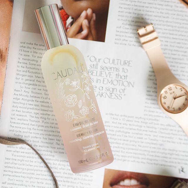 *Gifted* The one that started my obsession with facial mists. The one that I still don’t think can be beaten! The @caudalie Beauty Elixir has definitely earned its stripes and this summer comes in the most gorgeous limited edition bottle. So refreshing and uplifting when you…