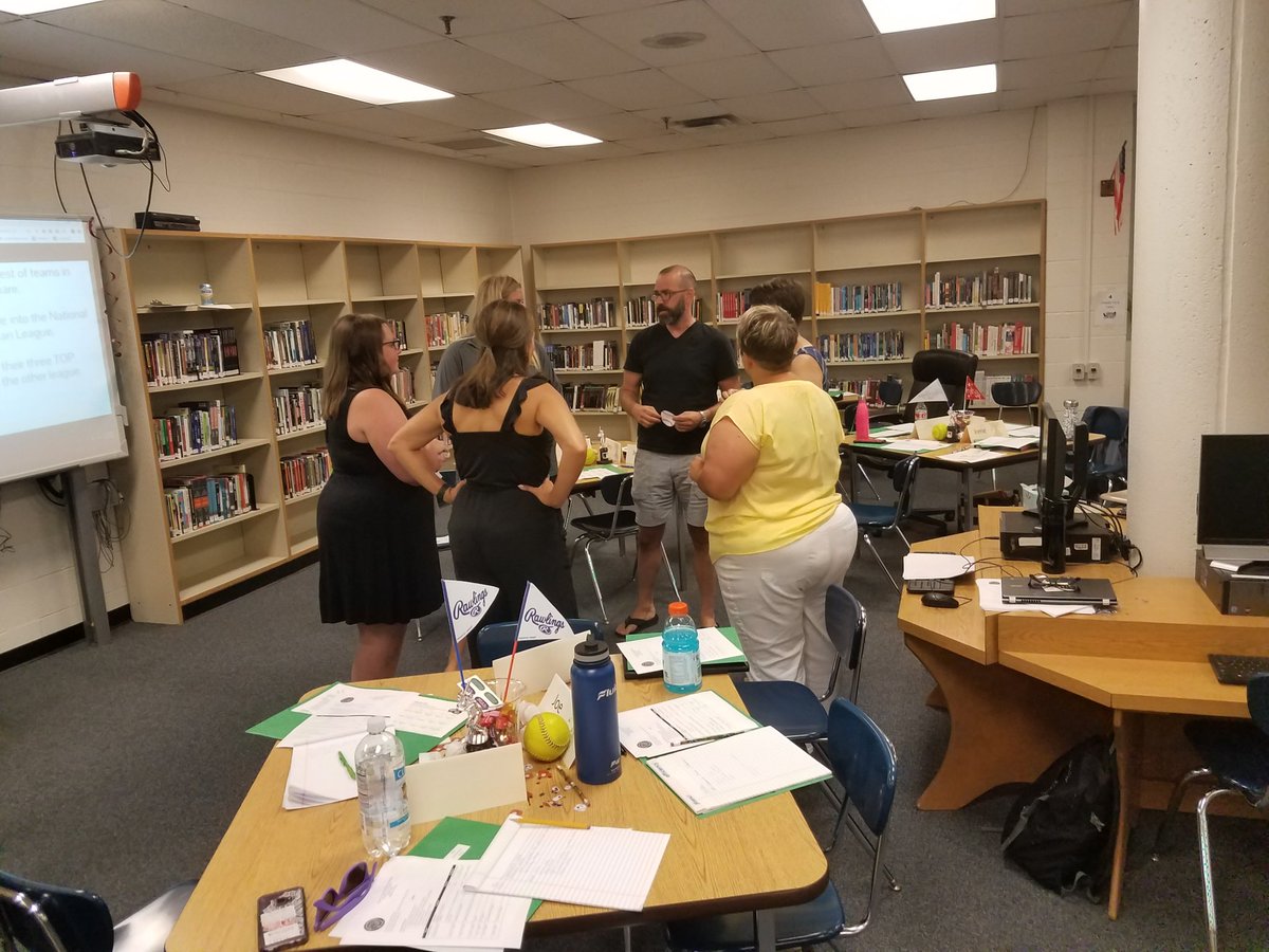 VCNajera's tweet photo. Day 1 of Leadership week Part 1: Breakfast, Community Circles, and Academic Conversations. #gametime #knockingitoutthepark #leadingforchange #ilt #tenacious10 #sensational6 @QOHSPrin_Thomas @QuinceOrchardHS @Mr_Adelekan https://t.co/BJN6a025BW
