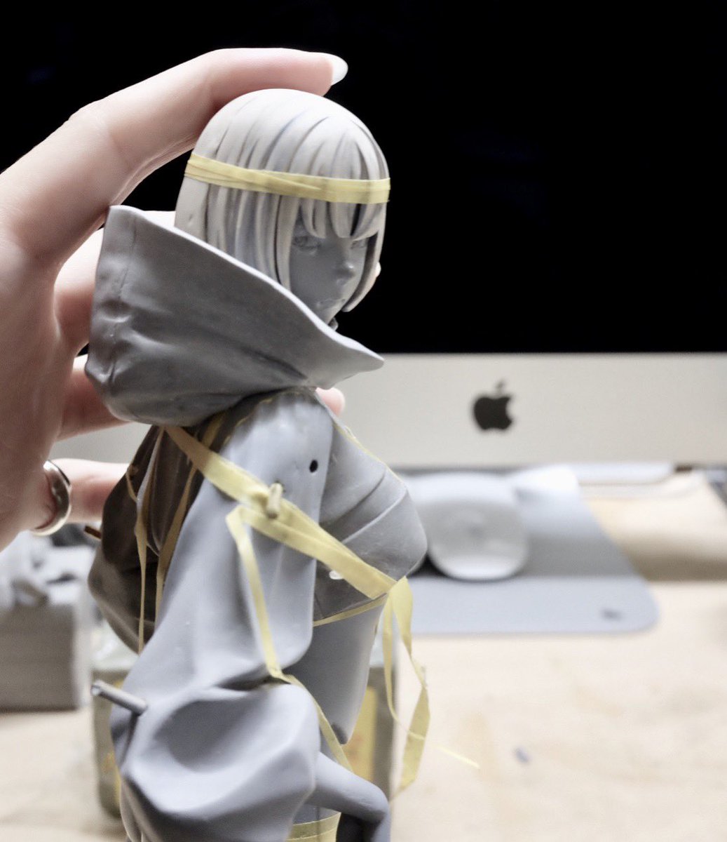 Klondike Klondike作業 今日はスカルピーでフード部分をざっくり造形した 髪の毛もスカルピーみたいに感覚的に 造形出来る素材があったら良いのに また以前と同じ事言った様な気がす 細いところに芯を入れておくとか制限されてしまう気がして感覚的