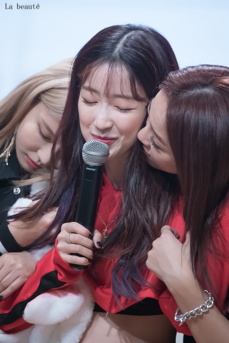 idolinred's tweet photo. gugudan ; hana https://t.co/JrCHya3RUQ