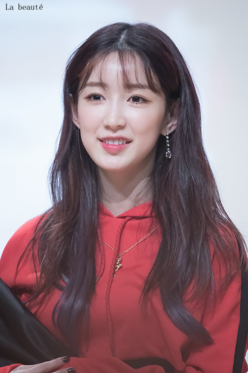 idolinred's tweet photo. gugudan ; hana https://t.co/JrCHya3RUQ