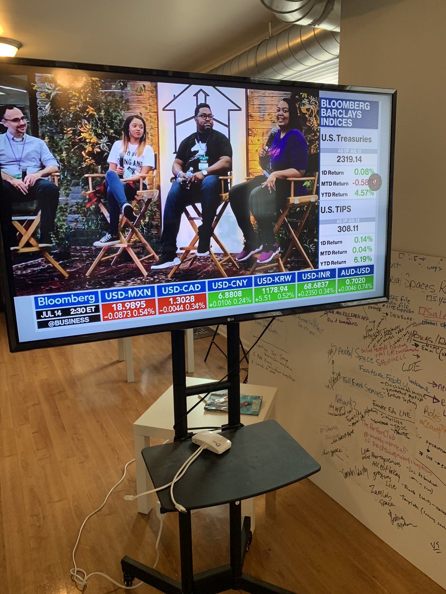 zamlabs's tweet photo. Our Chicago office is proudly watching @ArlanWasHere and the @Backstage_Cap Crew via #Bloomberg @business. A rising tide lifts all boats. We see you. 🙌🏿✨ https://t.co/vjpMDqNteJ