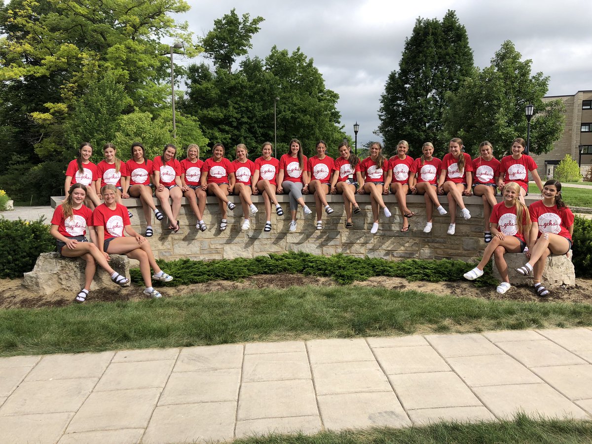 GrantCheer's tweet photo. It’s a 2 outfit kind of day‼️ 
Carthage Day ✌🏼 
#WeAreGrant 
#UnityDiligenceHonor 
#UnityItStartsWithYOU https://t.co/YevkLJZWQL