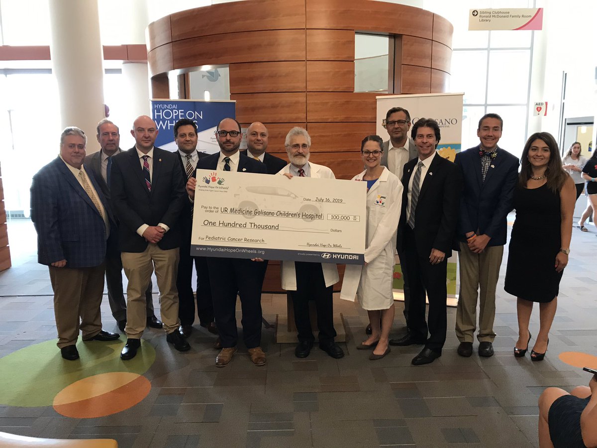 RochesterChambr's tweet photo. Rochester Chamber is pleased to be part of the @Hyundai @hopeonwheels check presentation at @URMed_GCH. Doctors here plan to use the $100,000 to work on childhood leukemia research. https://t.co/q9ykXBOLyJ
