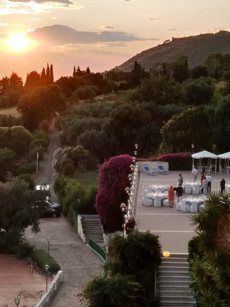 emmetigi's tweet image. Almost all is set - not only the sun - for the gala dinner #braincomp2019 #braincomputing #cetraro