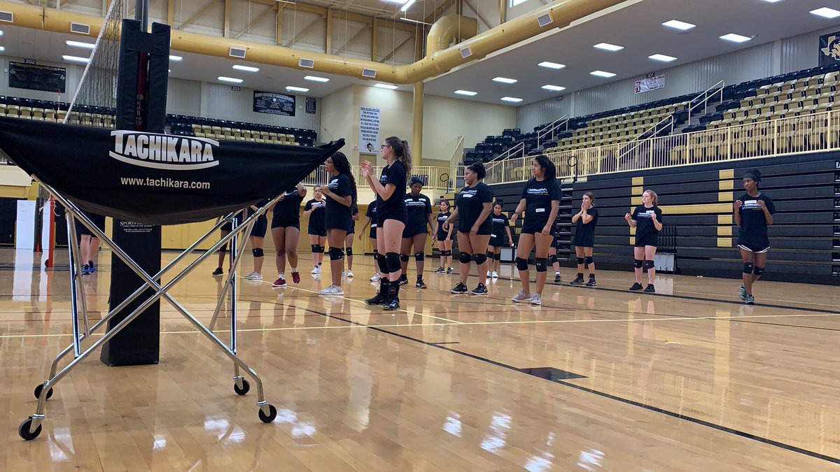 nhs_ladydragons's tweet photo. Back to work! Never stop getting better. Never fear hard work. #ldstrength #nacstrong #ladydragonvball #returnofthenac https://t.co/6nF6NWG3Hr