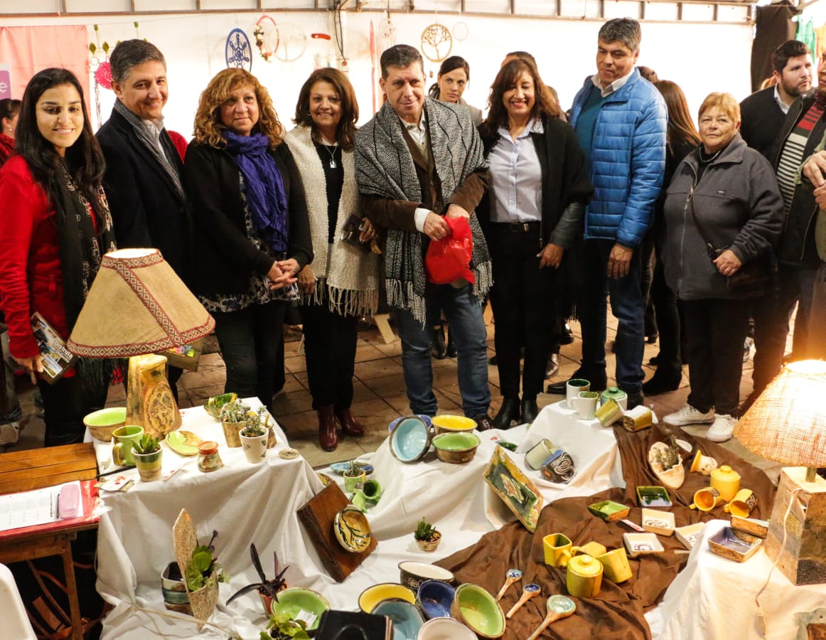 SergioGCasas's tweet photo. Acompañar a los artesanos y emprendedores, para reactivar las economías regionales. Inauguramos la 4ta Expo Artesanías en #Chilecito, en la Plaza Caudillos Federales, que durante 5 días estará abierta al público. https://t.co/zdOEjjzKYL