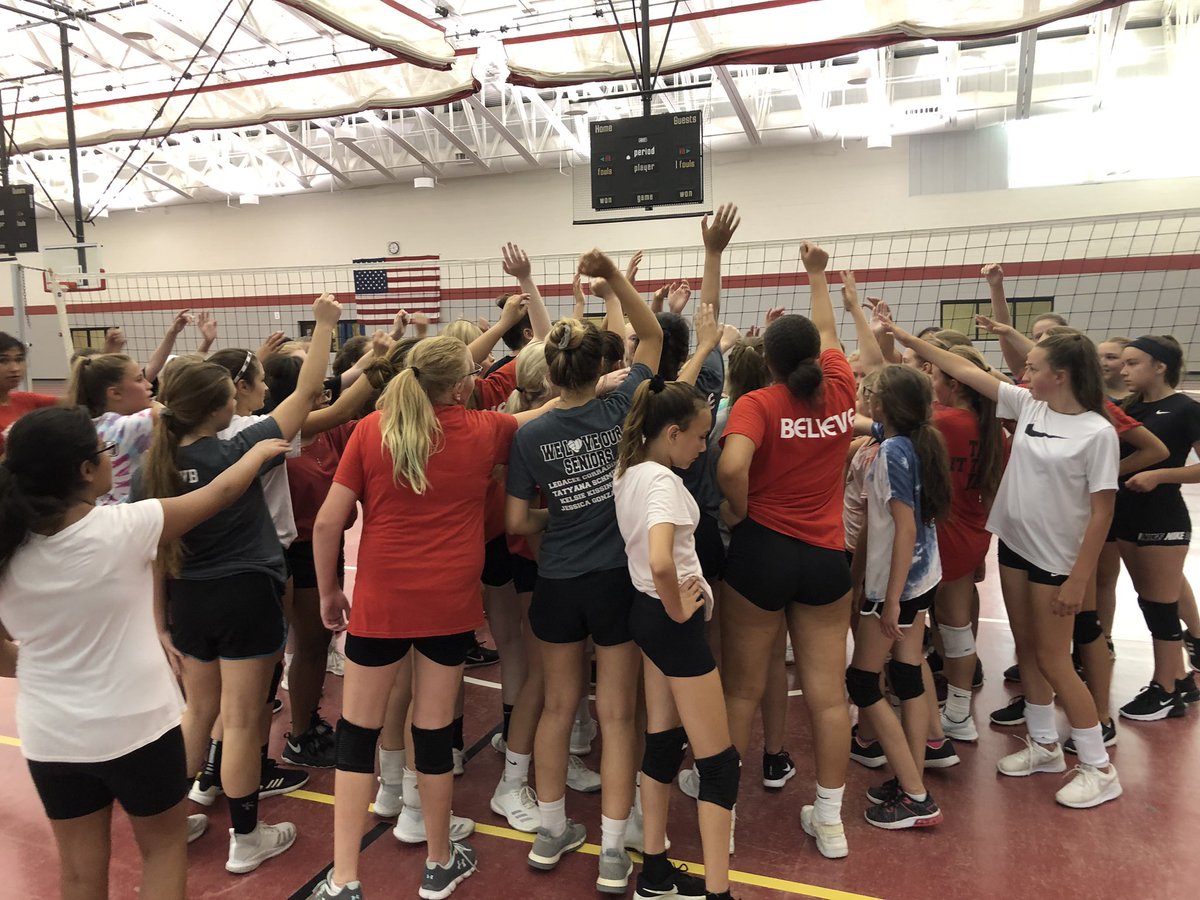 PortageVb1's tweet photo. Great first day of PVB Skills Camp!🏐 https://t.co/yvaSbHoICu