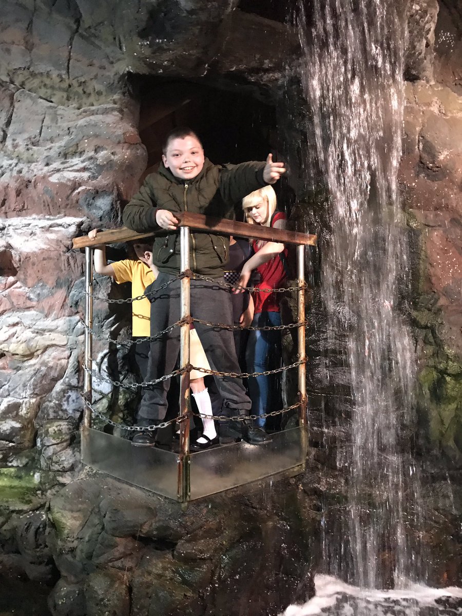 YsgolPenCoch's tweet photo. A wonderful time βunder the seaβ with #hawksclass. A big thanks to pupils and staff. https://t.co/m3WASoEhav
