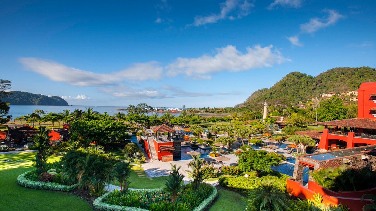 LSMarriottCR's tweet photo. Vacations are calling you. ☀️🌊😎🌴Mention your travel partner. https://t.co/LsSBapn8NY https://t.co/Nb3zqwORWp