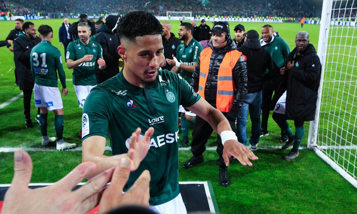 afcstuff's tweet photo. Dharmesh Sheth (Sky reporter) on Saliba: “We’re told both clubs [Arsenal &amp; Tottenham] are close to agreeing a deal. We think it could then be left to the player to decide if both clubs agree that deal, where he goes.” #afc https://t.co/9G0D4aczE4