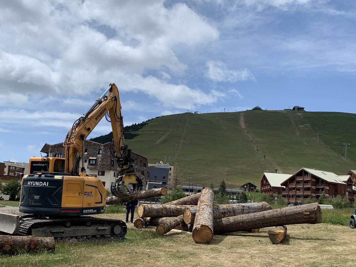 CimesEvent's tweet image. 2 jours de préparation des championnats de France VTT XCO, XCE et Trial  à l’ @alpedhuez.... programme bien chargé avec une équipe au top ! 
#cimesevent #alpedhuez #ffc #construction #mtb #xco #xce #vtttrial