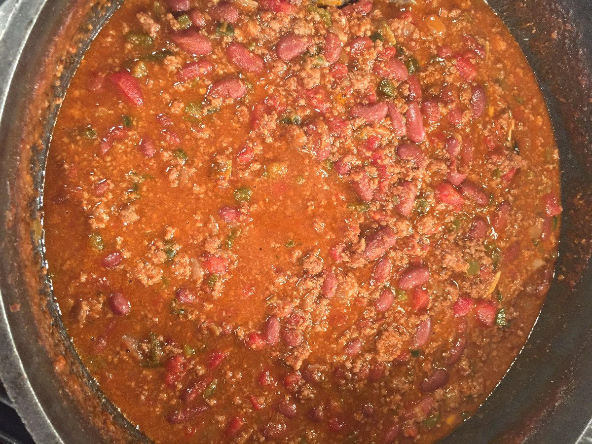 ChefKevinBelton's tweet photo. Y’all I don’t think they could tell the difference between my bison chili vs. regular meat chili but they sure ate it up. That’s my @WWLTV crew (that I ❤️). I hope you’ll give it a try if and when you get a chance. #beon4 #bison #bisonvsbeef #deliciousness #nola #tryinnewthings https://t.co/dkXG03CPA4