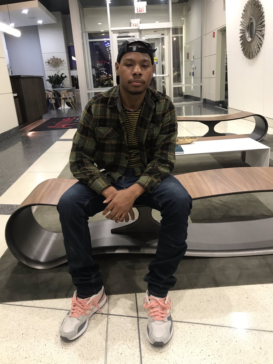 kareem_uc's tweet photo. Staying out the way https://t.co/PS2EgU1W3e