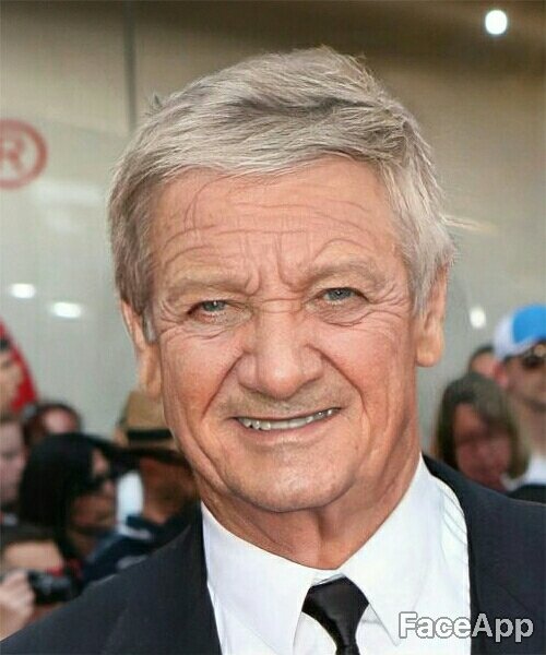 AlessioZaira's tweet photo. @Renner4Real 😉😂😂 https://t.co/xFdQAvzrMB