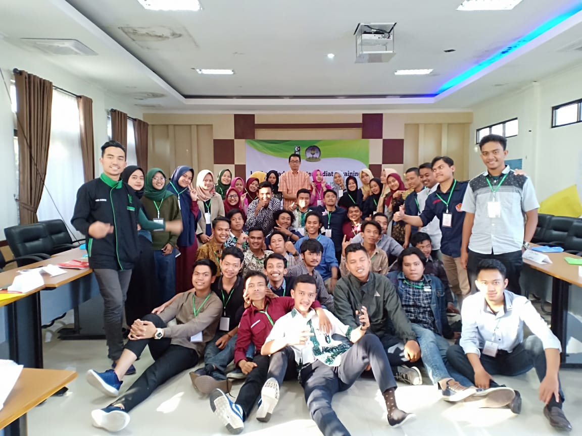 Salah satu bentuk memudakan diri adalah gaul dgn anak muda. 
Alasan agar bisa jalan2 adalah isi Intermediate Training (LK-2) HMI. 
Salah satunya isi LK-2 HMI Cabang Cianjur <a href="/HmiCianjur/">HMI Cabang Cianjur</a>. 
Yakusa!  😁

<a href="/infoHMI/">Info HMI</a> <a href="/HmiCbgBdg/">hmi cabang bandung</a> <a href="/HMICiputat/">HMI Ciputat</a> <a href="/Kunnurachadijat/">Kun N, Dr</a> <a href="/Hasanuddin_/">achank</a> <a href="/EncepHanifAhmad/">Encep H Ahmad</a>