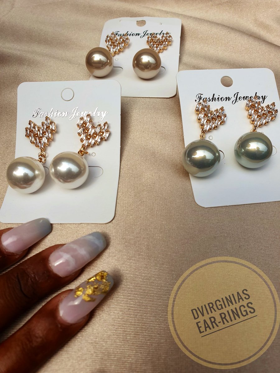 Pearl lovers Statement earrings to make you look peng to that special occasion. Price: 2500Please send a Dm to orderPls Rt  #wizkid  #BBNaijaPepperDem  #bbnaija19  #CanIDM