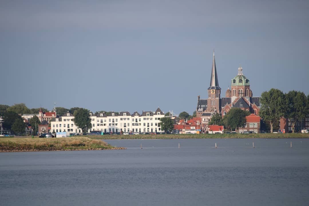 MBSinfra's tweet photo. Hoorn #kelderbouw door MBS aan de Westerdijk in de #damwanden en in het werk gestort. Erna komt er dubbel #woonhuiscasco op. https://t.co/6Phg0G8jjw
