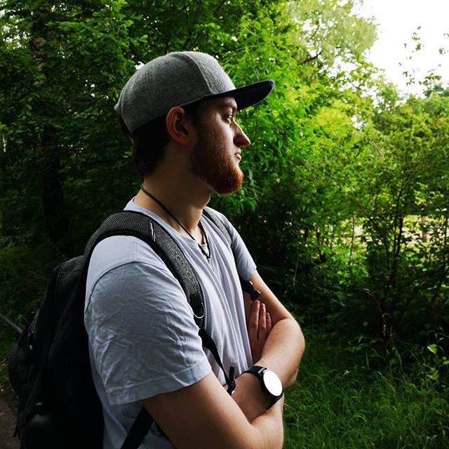 djdevaro's tweet photo. When you're outside but secretly want to cook a fire track in the studio 🔥😂
.
📸 by @15thglimpse 😘
.
.
.
.
.
#DJ #DEVARO #producer #producerlife #djlife #music #love #life #thinkbig #gaming #gamer #streamer #twitch #unertlweissbier https://t.co/MzUxlllJzk