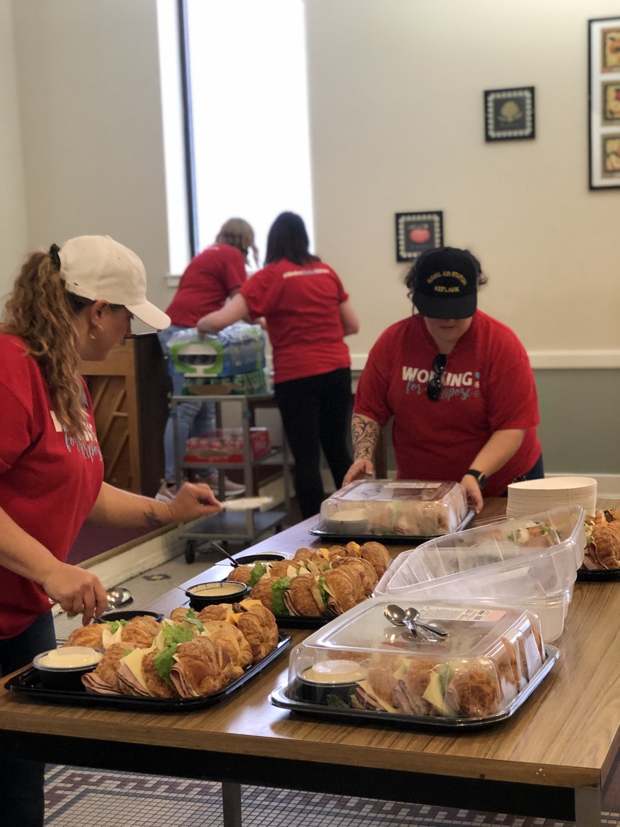global_cu's tweet photo. Getting ready for the social and basket give out at #Veterans Housing! #GlobalCU #WorkingforaPurpose #GlobalCitizensCommunityDay https://t.co/wq4szuY88v