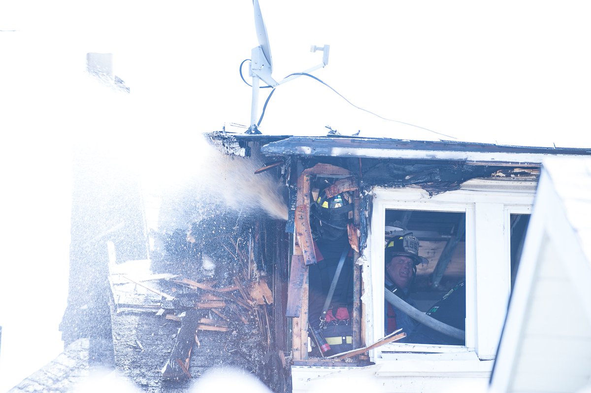 Lloydphoto's tweet photo. Photos: Staten Island Firefighters dealt with heavy fire conditions. A second alarm was called on arrival for two houses on fire. Firefighters take a moment to rest. #LloydMitchellPhotography #Firefighting #Fireservice #Weatherfeature #StatenIsland #Photojournalism #Journalism https://t.co/NWQPMaYrwZ