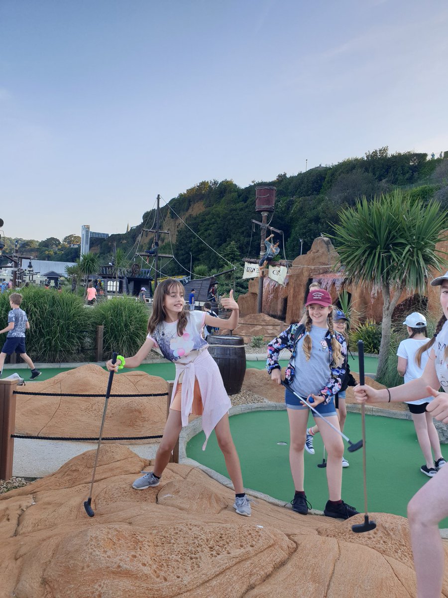 JWharfe's tweet photo. Yr 6 - Golf's always crazy with this lot! @Miss_McKay19 @DockrellMiss @StanwayMr https://t.co/3OrSpED4Sj
