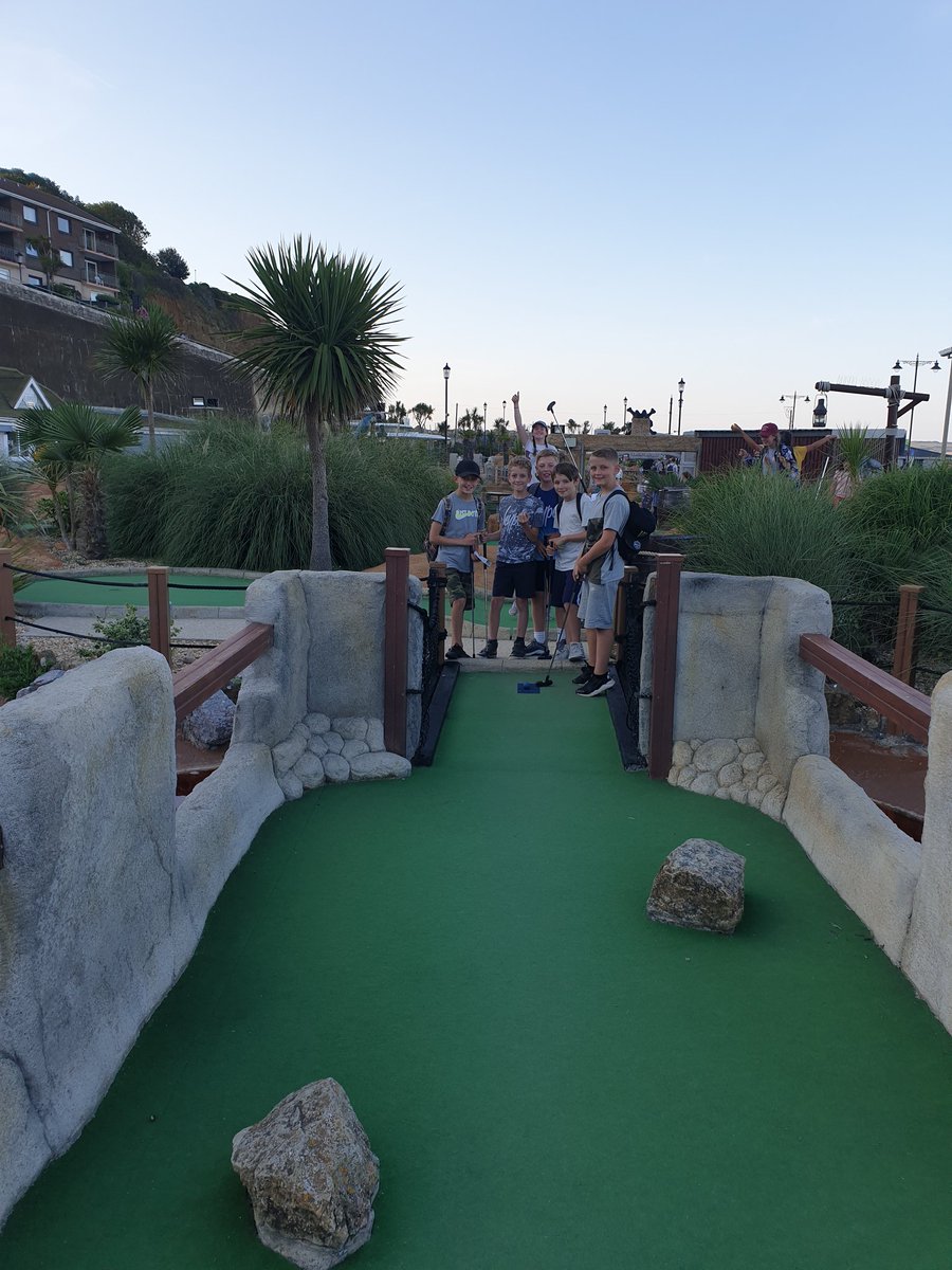 JWharfe's tweet photo. Yr 6 - Golf's always crazy with this lot! @Miss_McKay19 @DockrellMiss @StanwayMr https://t.co/iEXOqWKPnv