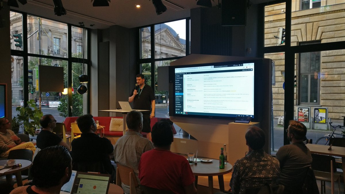 JustPhilMarx's tweet photo. Packender Vortrag auf dem WordPress Beginners Meetup, mit einer kreativen Pluginshow ganz abseits der bekannten Klassiker.
Danke an Oliver und alle Fragensteller 😍
#WPBerlin @wp_berlin https://t.co/TOC0Lf0ZLr