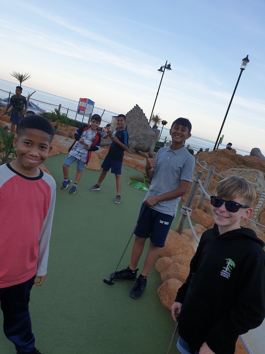 JWharfe's tweet photo. Yr 6 - Golf's always crazy with this lot! @Miss_McKay19 @DockrellMiss @StanwayMr https://t.co/YGM5fOJkee