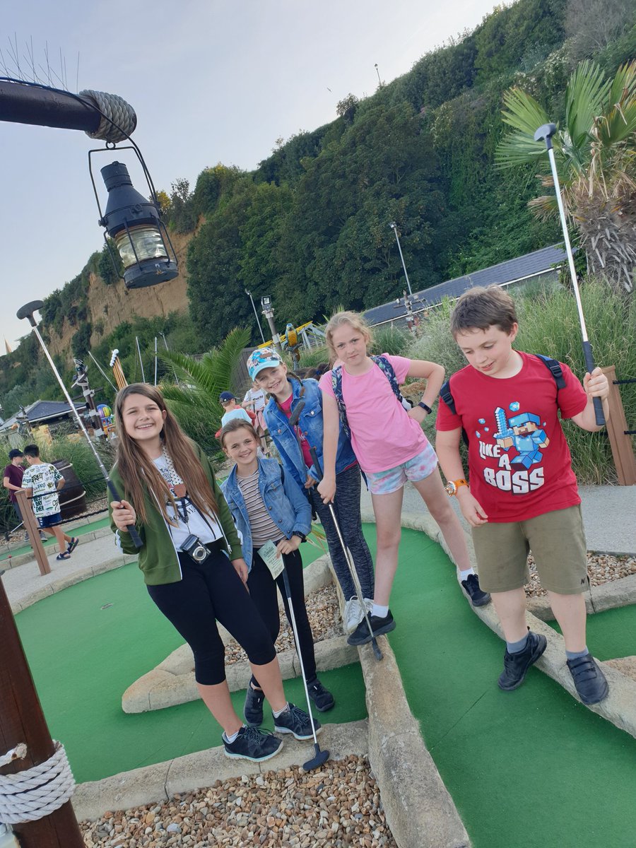 JWharfe's tweet photo. Yr 6 - Golf's always crazy with this lot! @Miss_McKay19 @DockrellMiss @StanwayMr https://t.co/V1QX9AVhTX