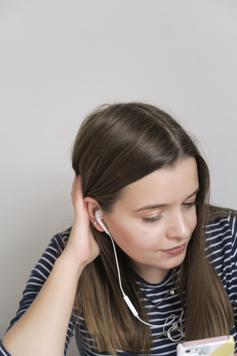 itslaurenvic's tweet image. 4 podcasts to listen to if you&apos;re a blogger! 📱

buff.ly/2NWAGNx

@sotonbloggers @allthoseblogs #SmallBloggers_RT #bloggerstribe