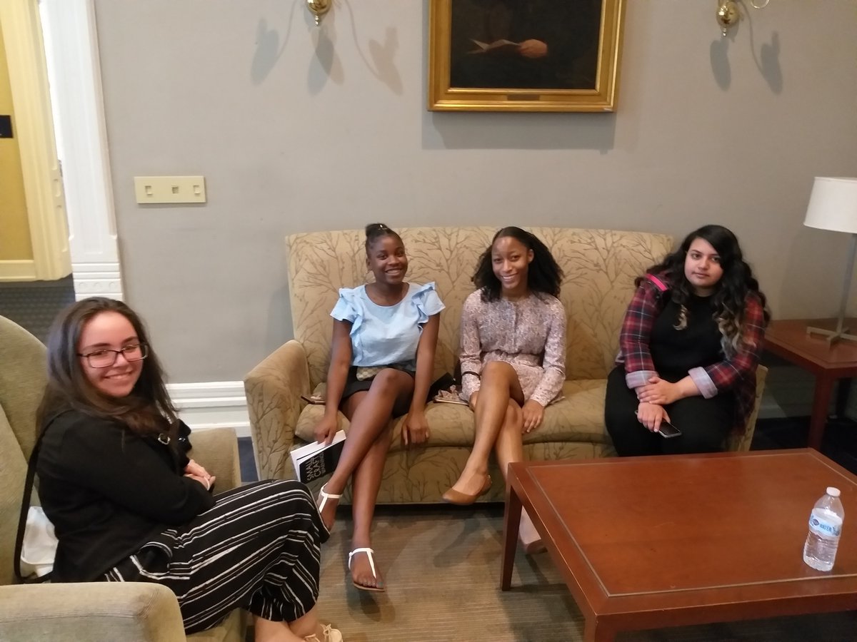 SEEDSAccess's tweet photo. SEEDS graduates are on a two-day college tour with the Guidance department, making stops at Swarthmore, Johns Hopkins, Gettysburg, and Franklin & Marshall. First stop of the day - @swarthmore! #njseedsoncampus #seedssummer https://t.co/FpZzUJqpfx