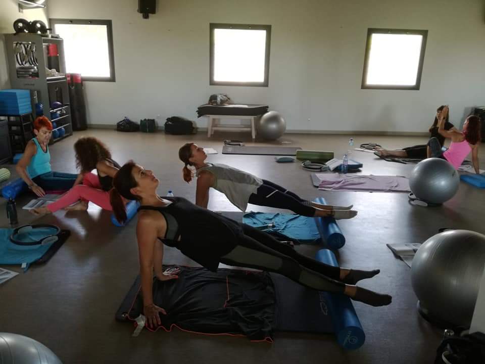 FitformP's tweet photo. Nouvelles positions Pilates, Swan Dives avec Swiss Ball #Pilates #swissball #swandives #fitness https://t.co/QuRIKK6zOo