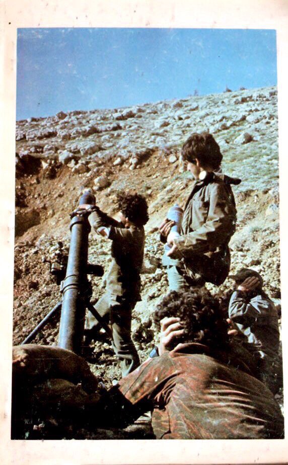 booklebanon's tweet photo. معركة الجبل معركة لبنان: معارك تحرير عينطورة وشرين و الجوار و المصاطب و "الغرفة الفرنساوية" في صنين، 1978-1981 / الحزب السوري القومي الإجتماعي - منشورات عمدة الإذاعة ١٩٨١
الصور أرسلها اي متابع للصفحة ولا أملك الكتاب https://t.co/NrbSOjABft