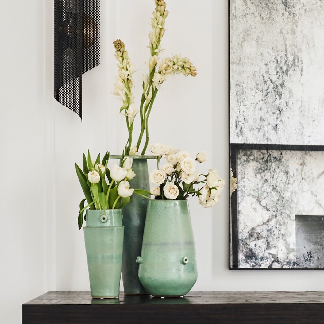 A cluster of BZippy &amp; Co. Robot Vases look beautiful perched on any surface in the home. #shopgildassembly #wearegild #bzippy

📷: <a href="/mikeyschwartz/">Mike Schwartz</a> for Studio Gild
💐: Persephone Floral Atelier