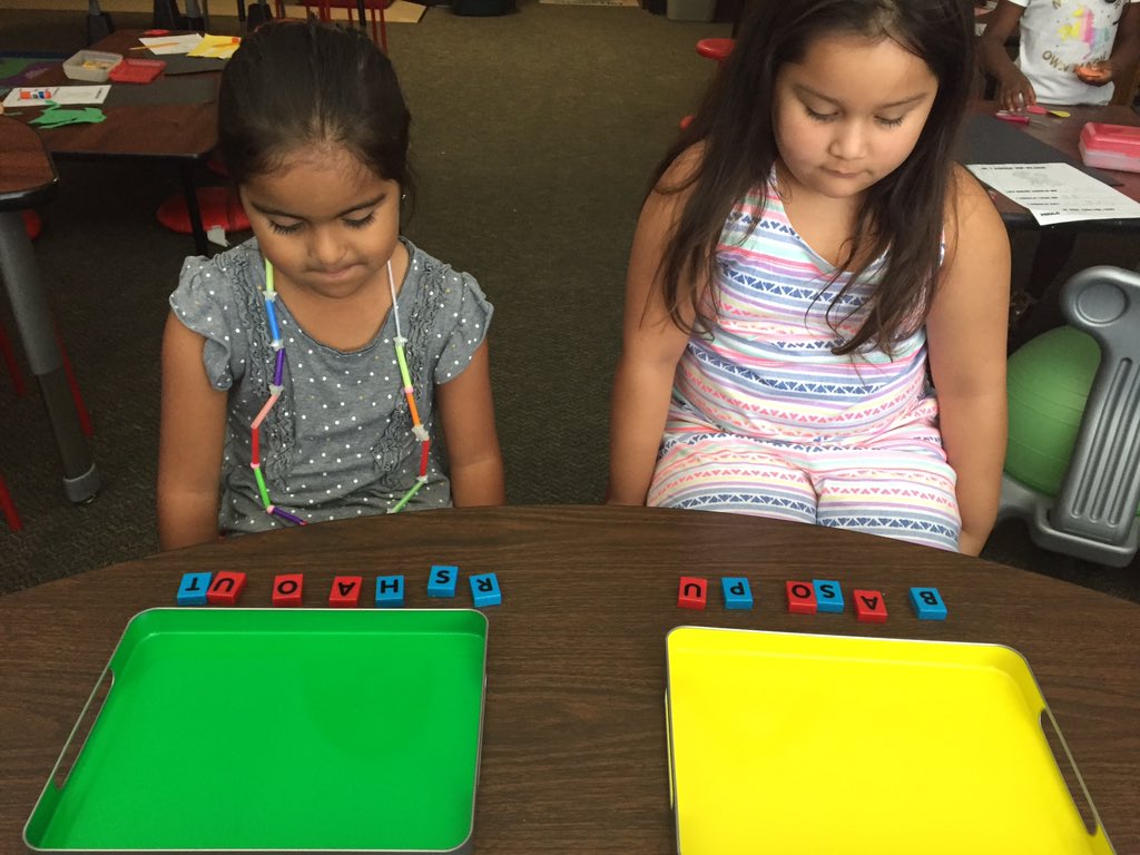 kteachlse's tweet image. Thank you #HumbleISDPOP for the raffle prize! My kiddos in Jump Start ❤️&apos;d them!