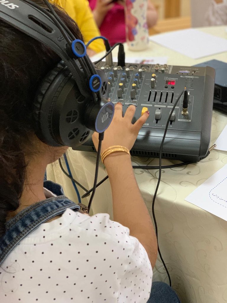 تم استضافة مؤسسة مرناة وتنفيذ برنامج عالم الاعلام المرئي والمسموع في نادي حي المتوسطه ٤٥ ببريده <a href="/alqassimedu/">تعليم القصيم</a> @girlsclubqassim <a href="/mernahcenter/">مرناة</a>