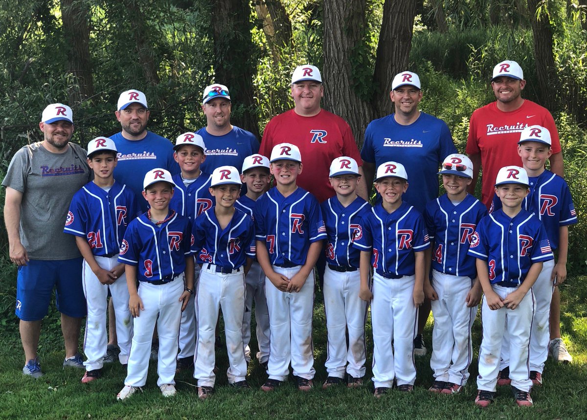 RecruitsBB's tweet photo. Congratulations to the 8u Rochester Recruits on a solid 1st season.   Runners-Up this Past Weekend at the OU Mid-Summer Classic!  Nice job fellas #recruitsnation https://t.co/4CDLB4ktAw